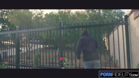 Boobs Cougar Shower Tegan