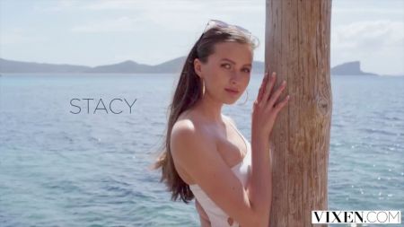 Masturbate In Hairy Pussy