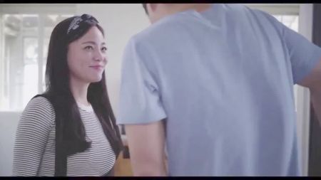 Lynna Lilsson And 21 Natural