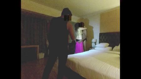 Kinky Lesbian Gags Babe