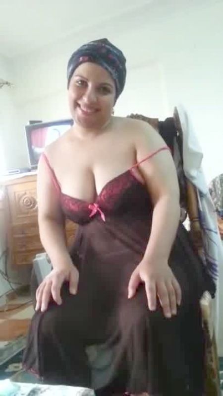 Janitress Fucked At Mall